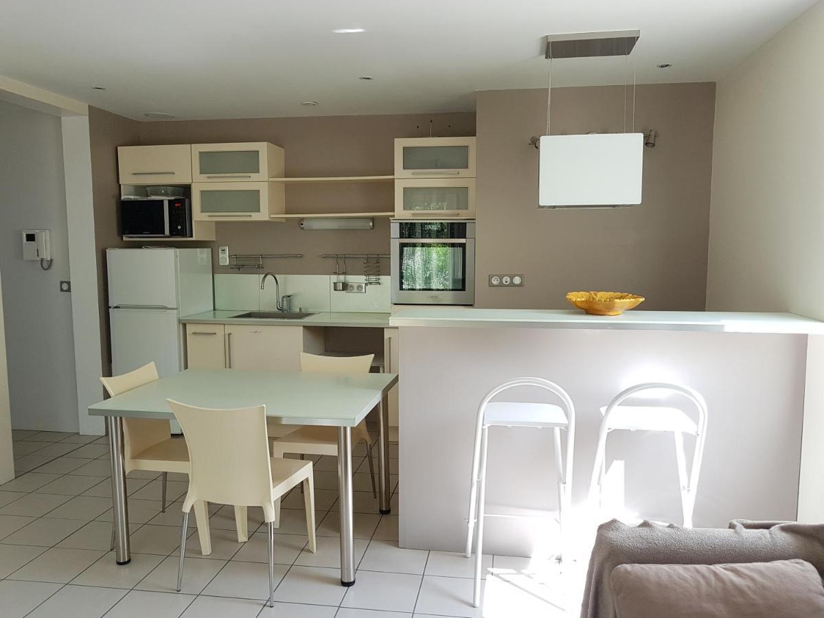 Appartamento F2 En Rez De Jardin A Crest