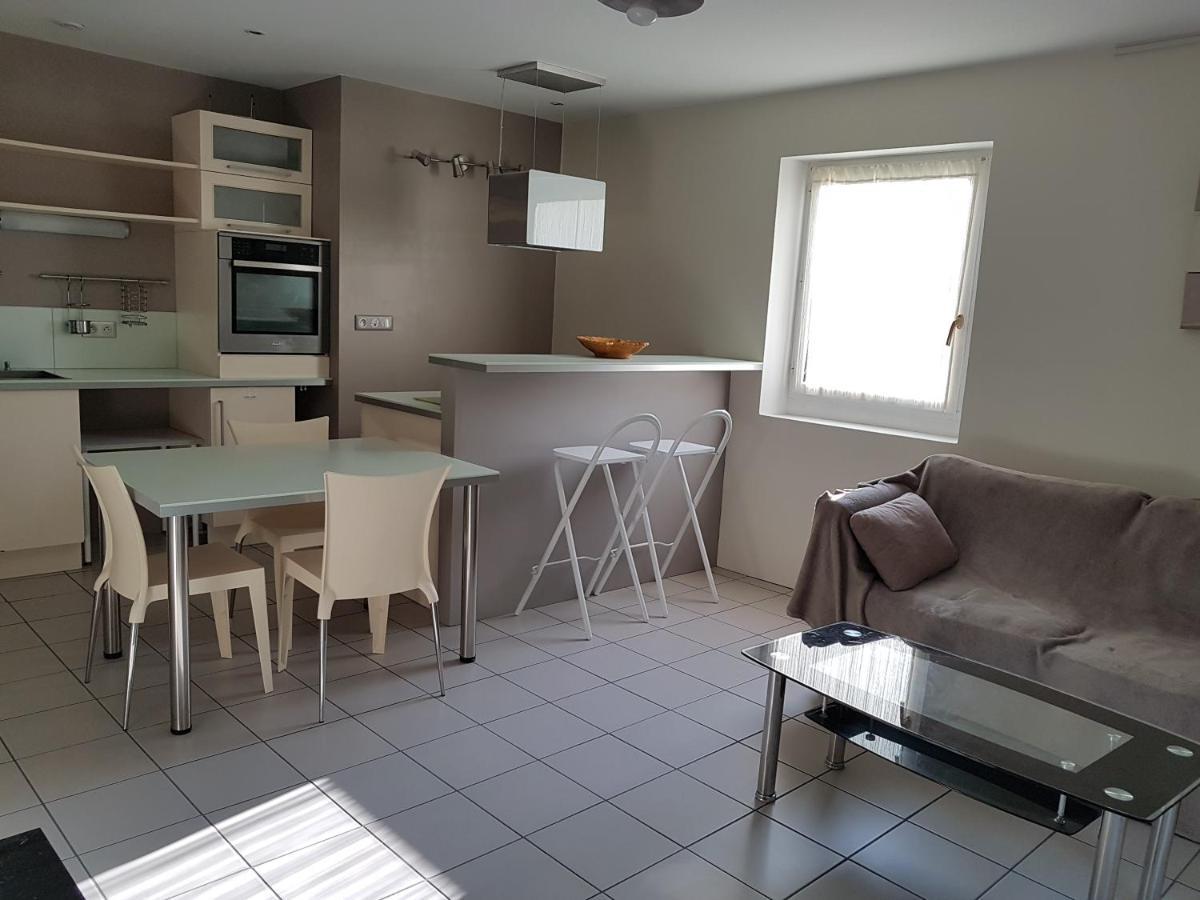 Apartment F2 En Rez De Jardin A *