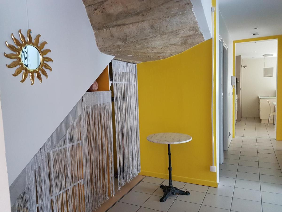 F2 En Rez De Jardin A Apartment Crest